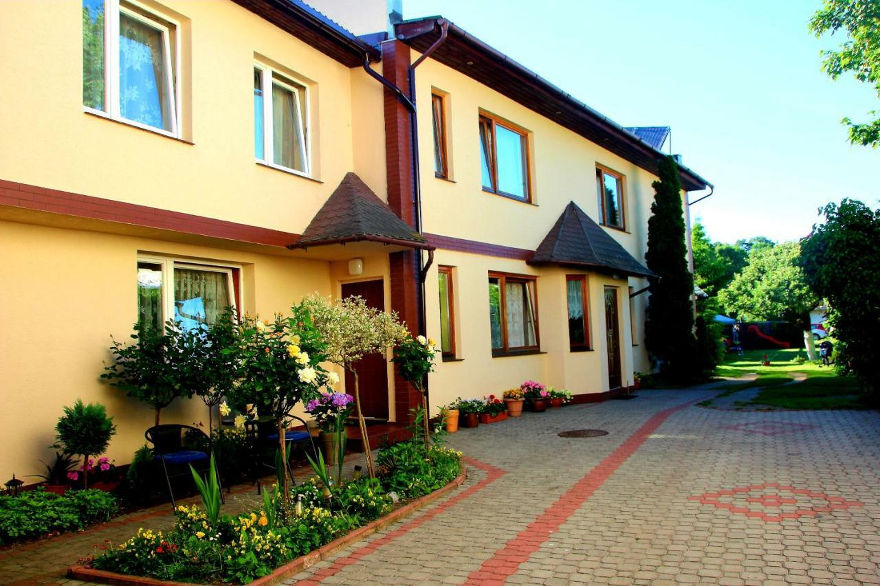Pokoje Goscinne Asia Łeba Exterior foto