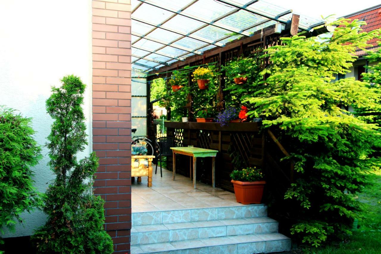 Pokoje Goscinne Asia Łeba Exterior foto